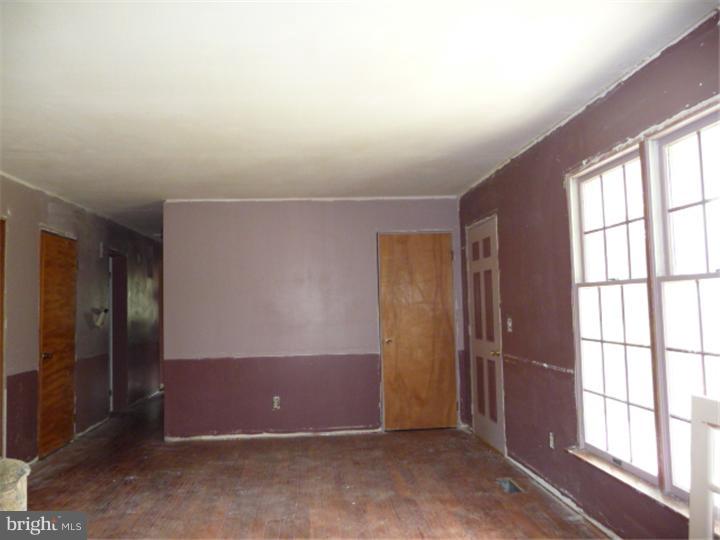2266 Halltown Road Hartly, DE 19953 - Photo 8 of 25 Living Room