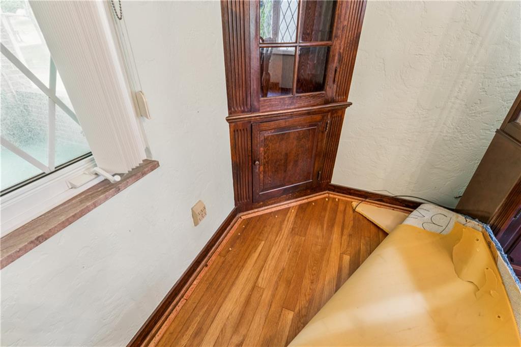 8554 Peebles Road Pittsburgh, PA 15237 - Photo 10 of 31 Gallery Image 10