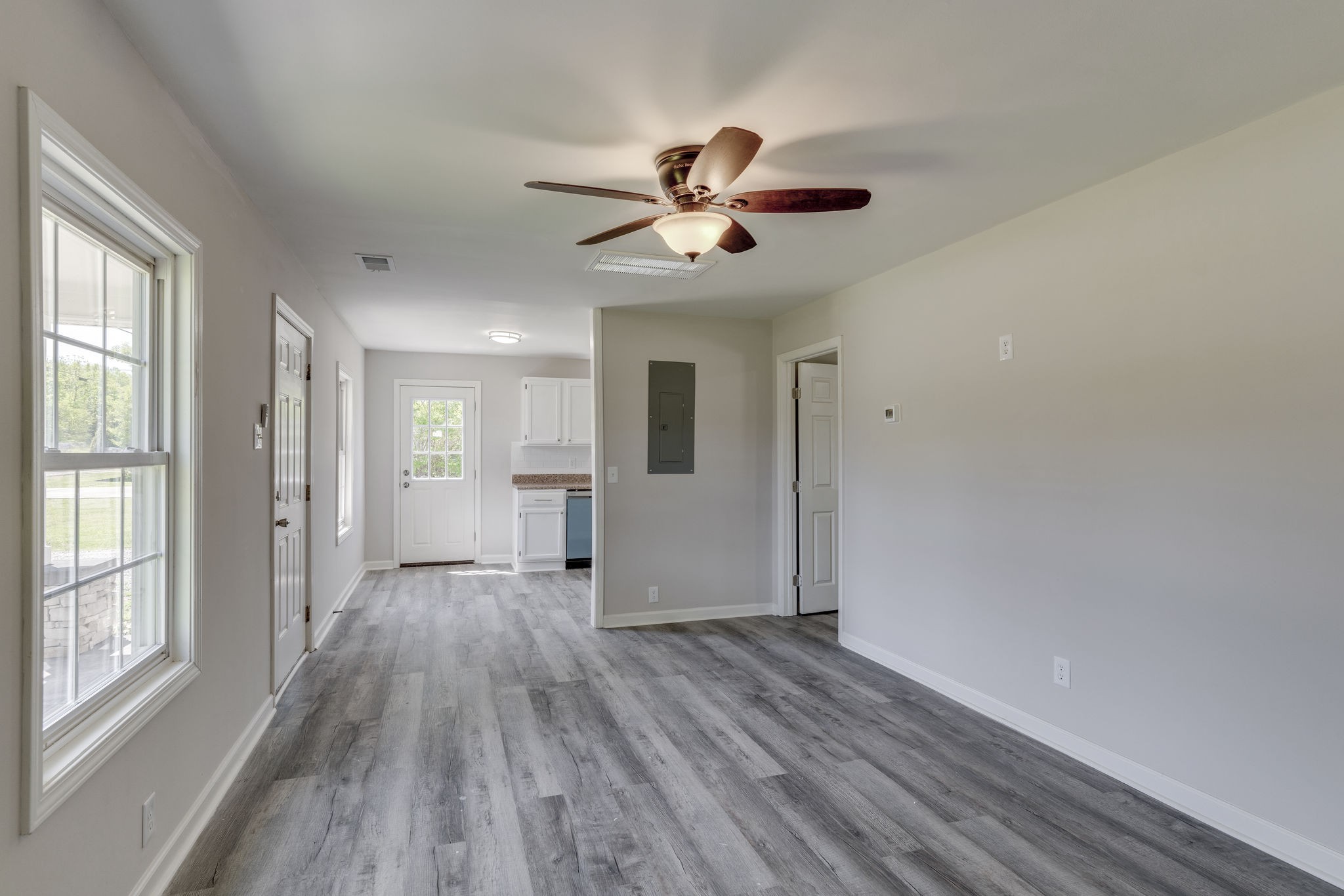 206 Portland Road White House, TN 37188 - Photo 7 of 19 Gallery Image 7