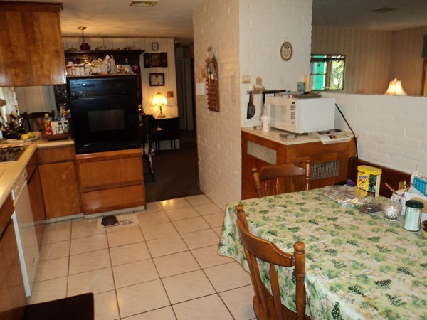 52 William Road Holbrook, MA 02343 - Photo 4 of 11 Gallery Image 4