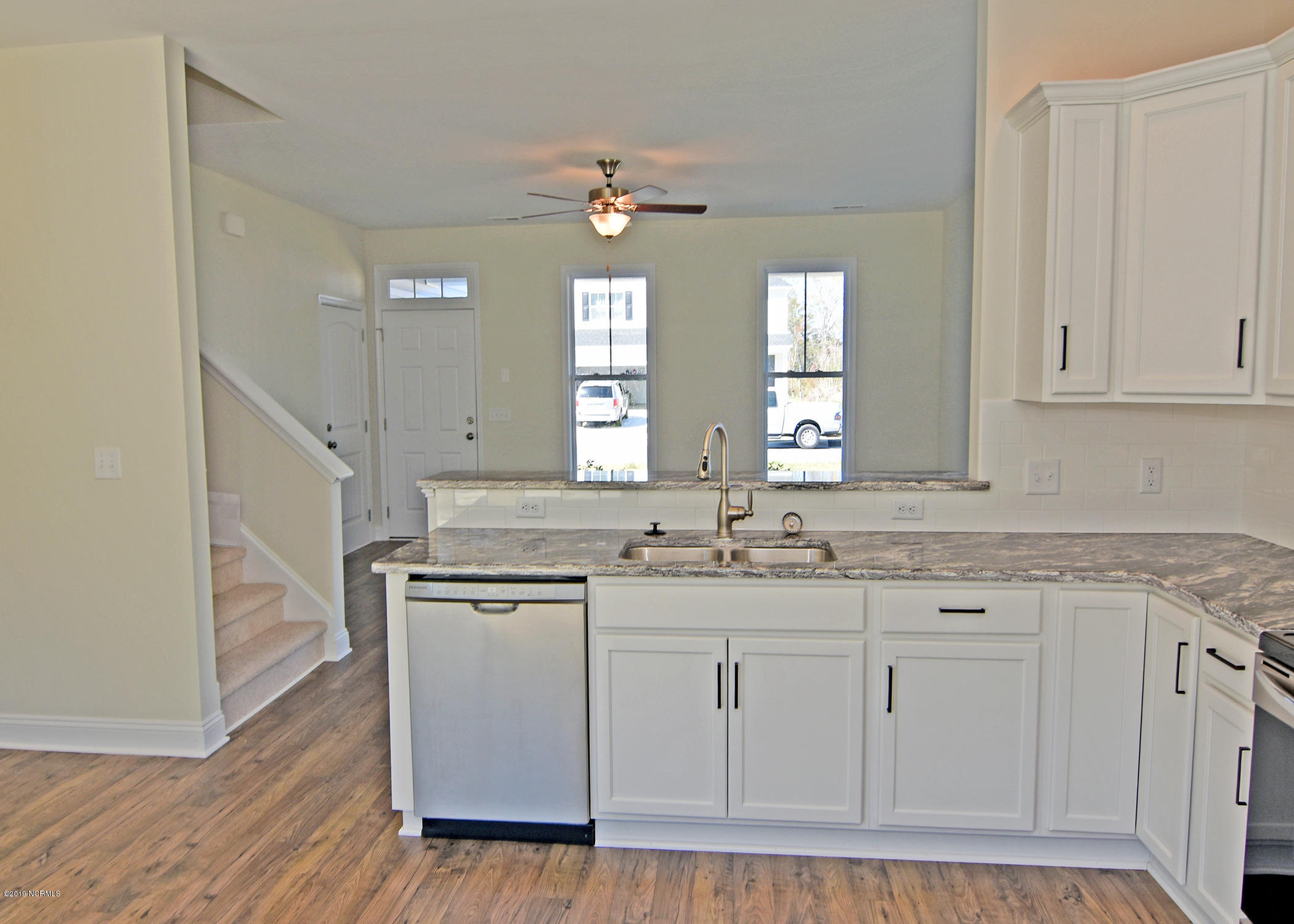 421 Lehigh Road Wilmington, NC 28412 - Photo 8 of 12 Living Area