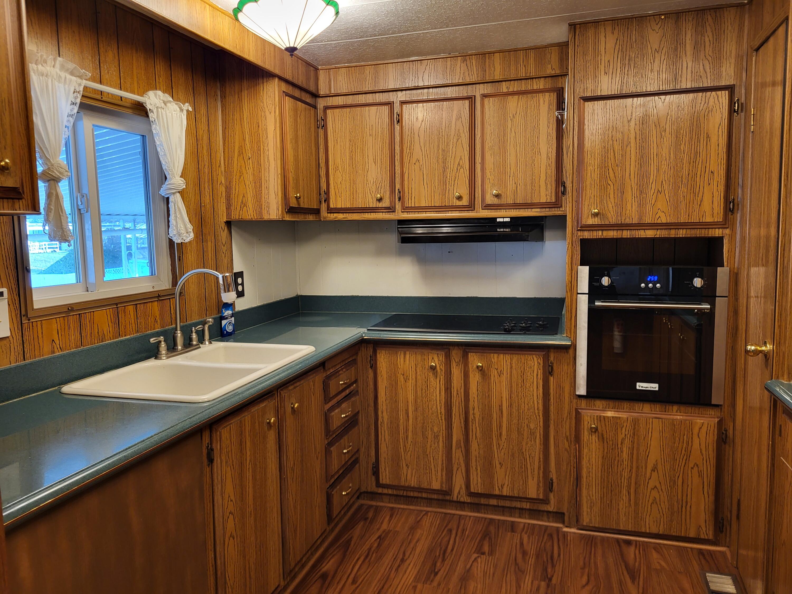301 Freeman Road, Unit 7 Central Point, OR 97502 - Photo 1 of 28 20250121_145539