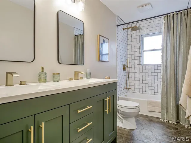 $285,000 | 8 Terrace Lane, Granite City, IL 62040