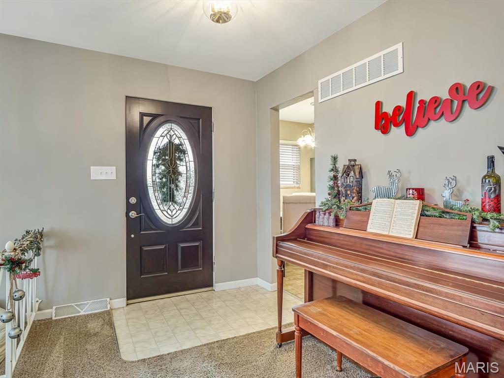 8 Terrace Lane Granite City, IL 62040 - Photo 3 of 27