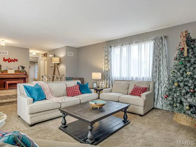 $285,000 | 8 Terrace Lane, Granite City, IL 62040