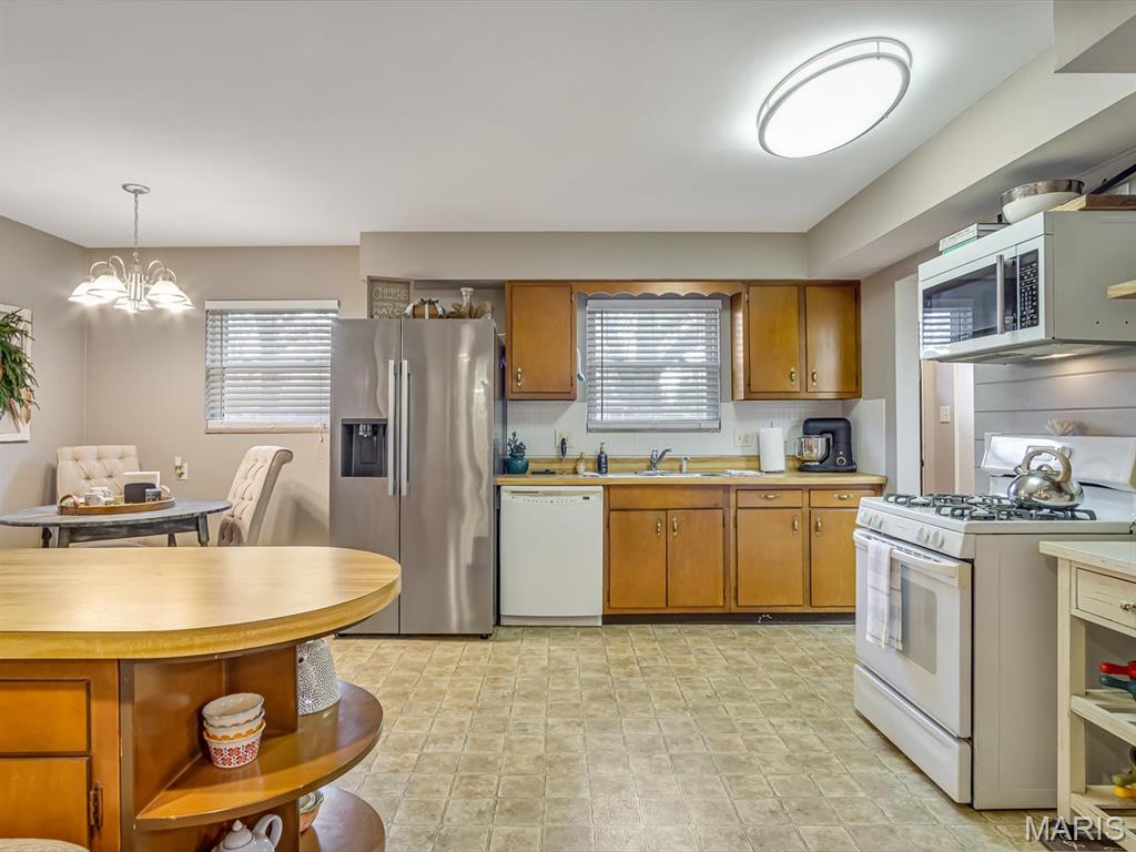 8 Terrace Lane Granite City, IL 62040 - Photo 7 of 27