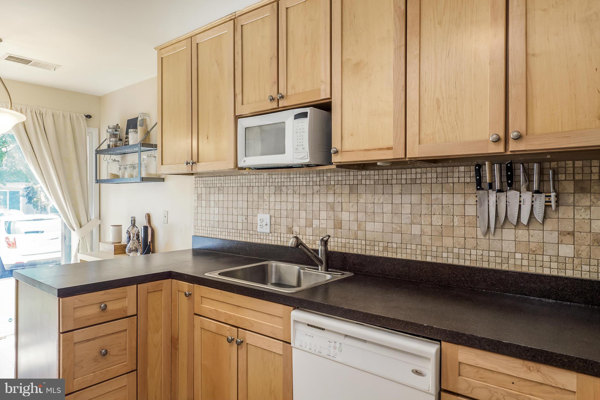 2217 Cartwright Place Reston, VA 20191 - Photo 11 of 24 Kitchen