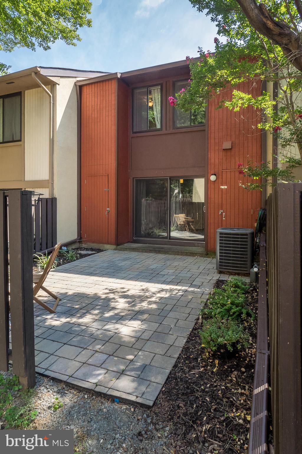 2217 Cartwright Place Reston, VA 20191 - Photo 3 of 24 Exterior (Front)