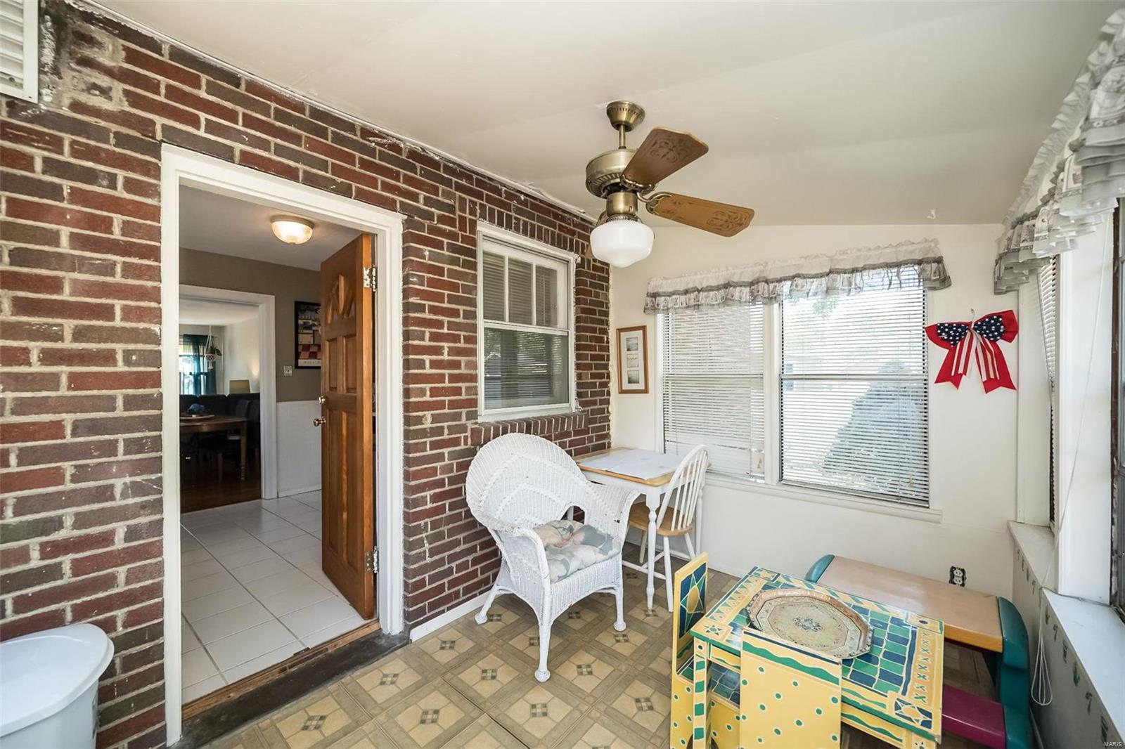 8917 Shawnee Lane St. Louis, MO 63114 - Photo 11 of 24