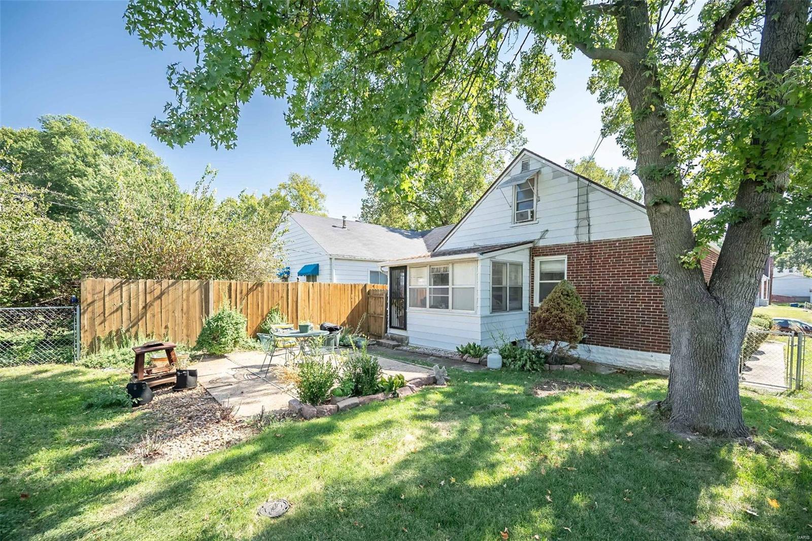 8917 Shawnee Lane St. Louis, MO 63114 - Photo 21 of 24