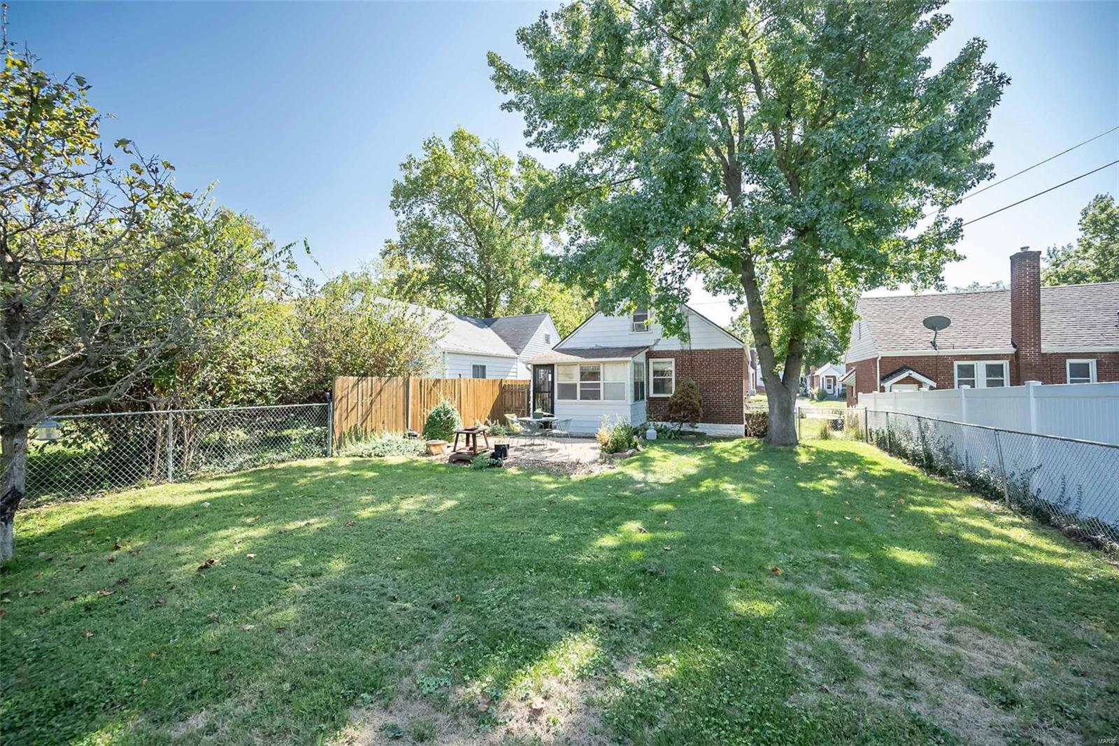 8917 Shawnee Lane St. Louis, MO 63114 - Photo 22 of 24