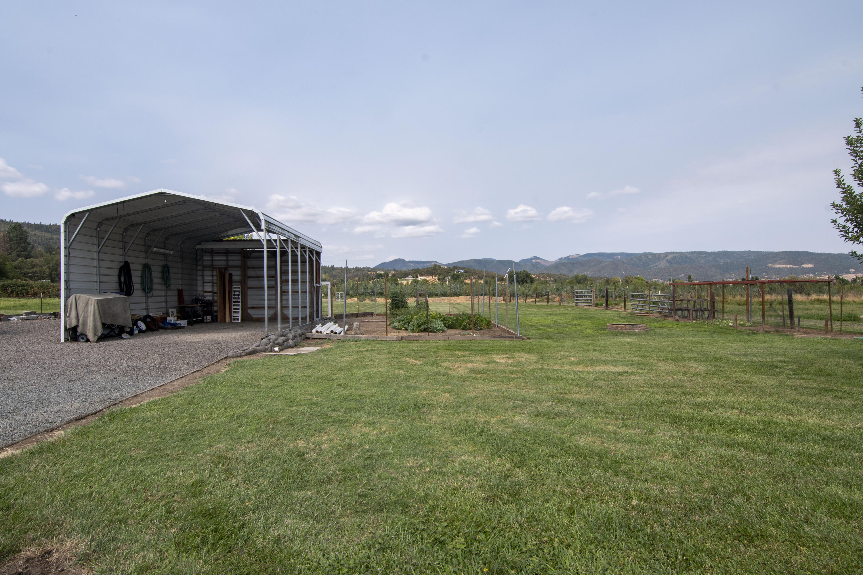 1728 Minear Road Medford, OR 97501 - Photo 49 of 68 RV Storage