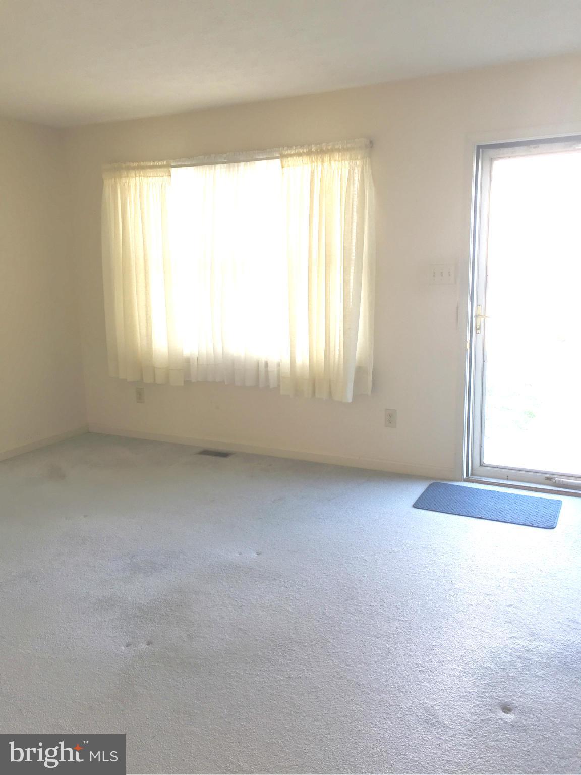 171 East Village Road Elkton, MD 21921 - Photo 2 of 12 Living Room