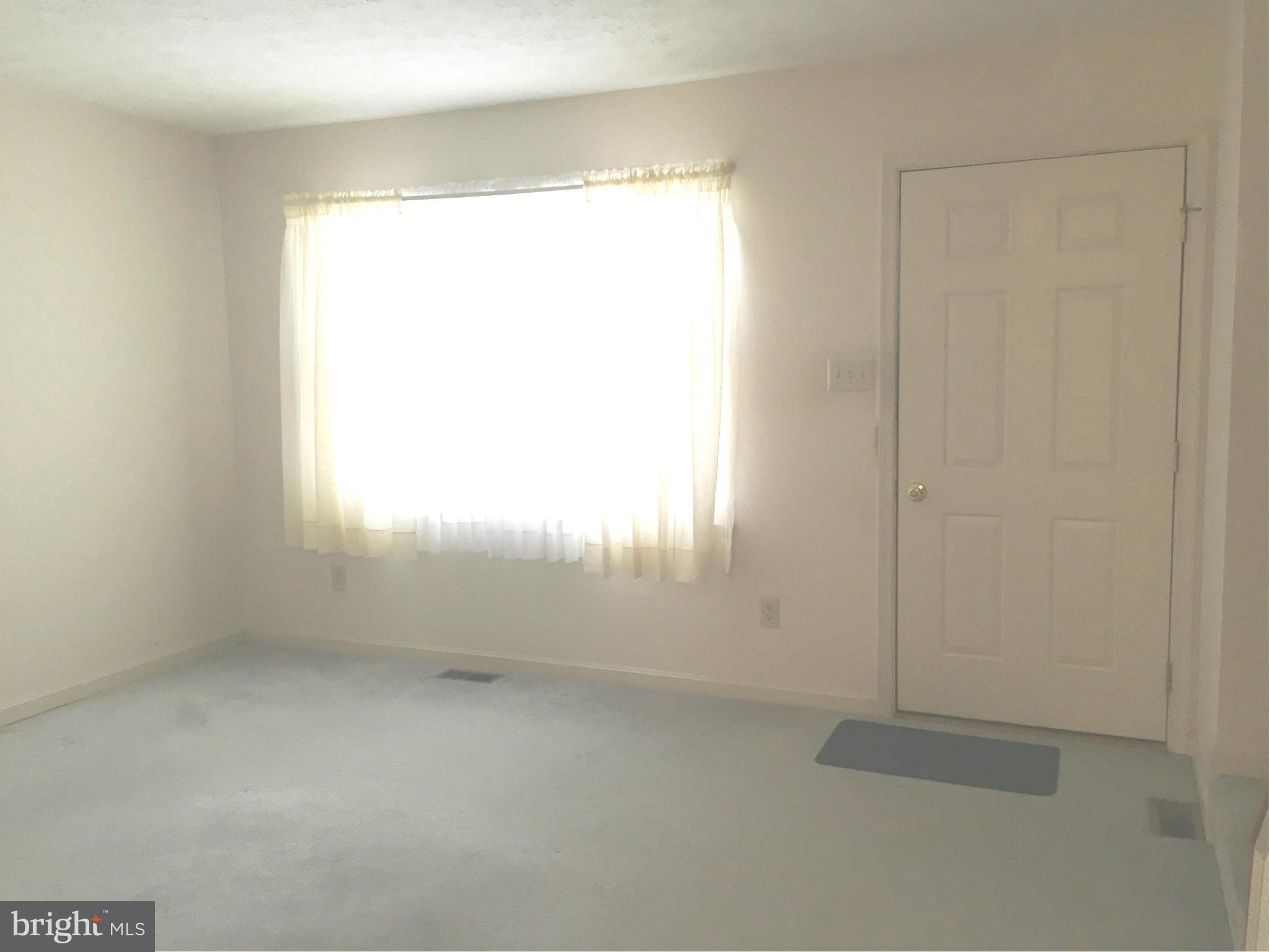171 East Village Road Elkton, MD 21921 - Photo 3 of 12 Living Room
