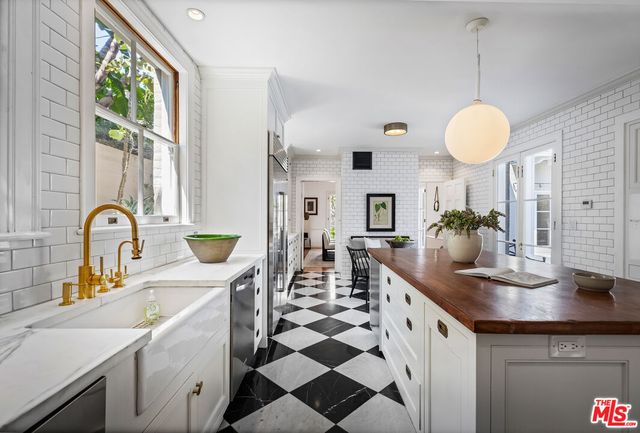 $5,995,000 | 3659 Shannon Road, Los Angeles, CA 90027