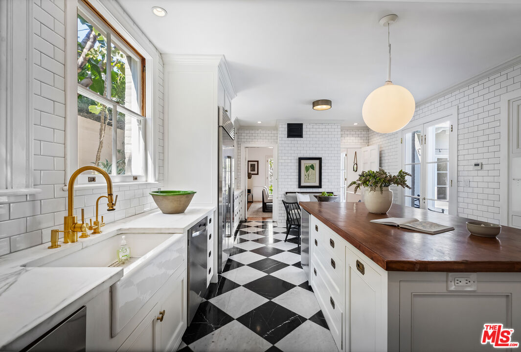 3659 Shannon Road Los Angeles, CA 90027 - Photo 19 of 48