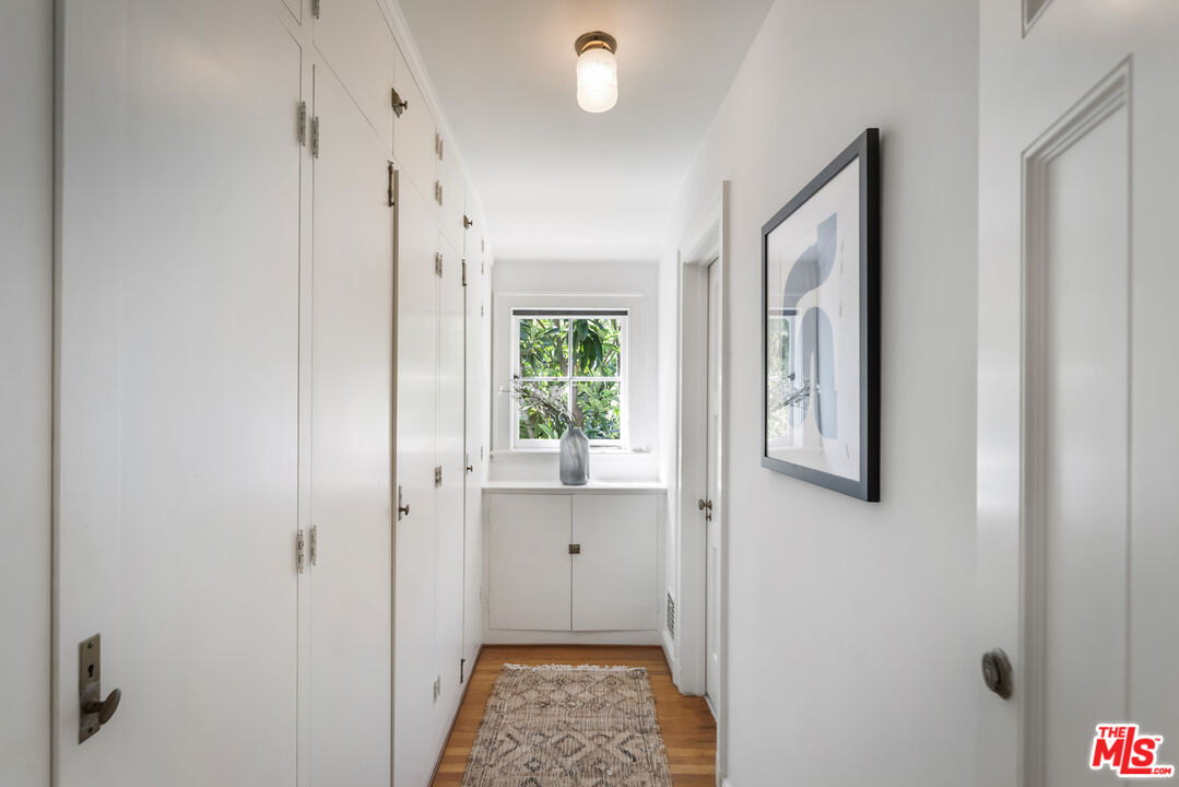 3659 Shannon Road Los Angeles, CA 90027 - Photo 27 of 48