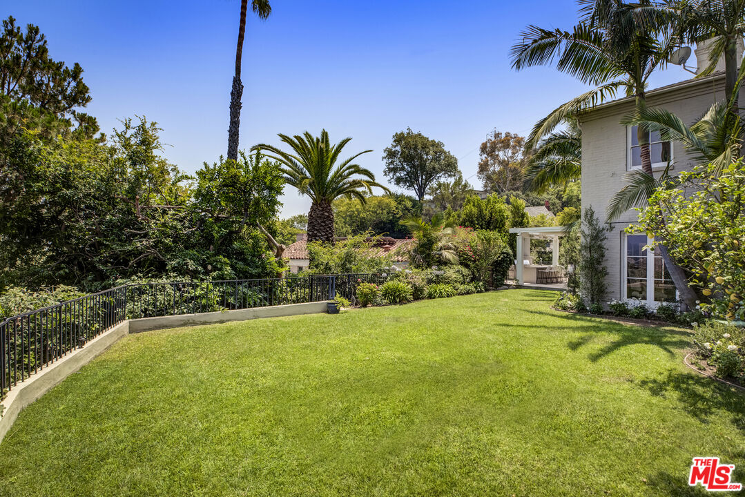 3659 Shannon Road Los Angeles, CA 90027 - Photo 46 of 48