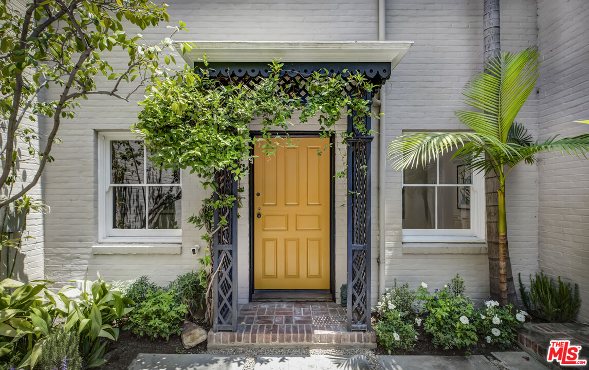 3659 Shannon Road Los Angeles, CA 90027 - Photo 6 of 48