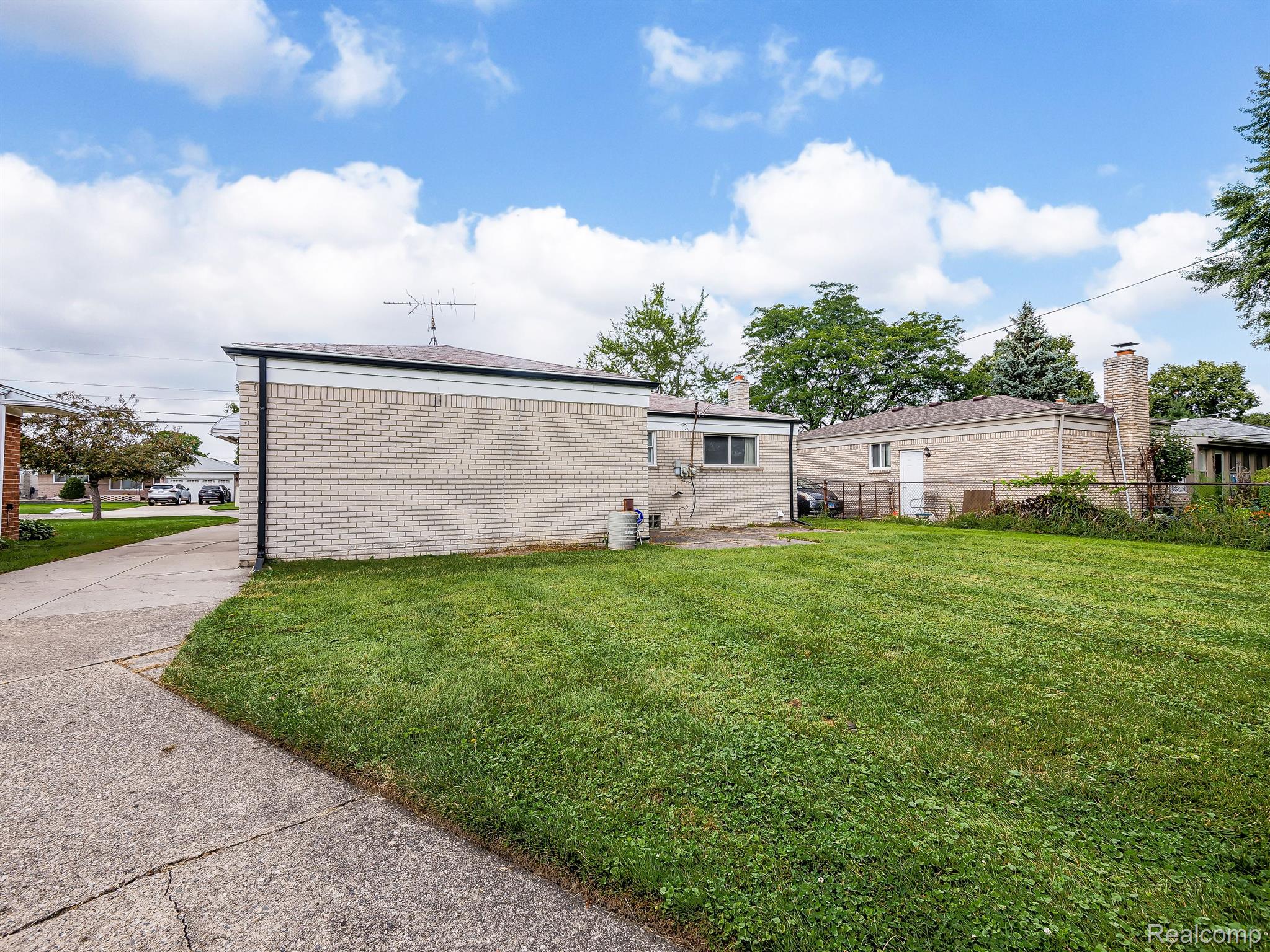 14144 Martin Road Warren, MI 48088 - Photo 14 of 17 Gallery Image 14