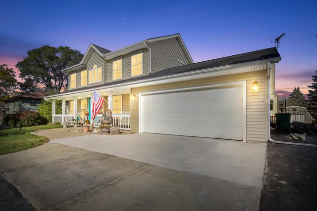 $464,000 | 2350 East Sandy Acre Road, West Bend, WI 53090