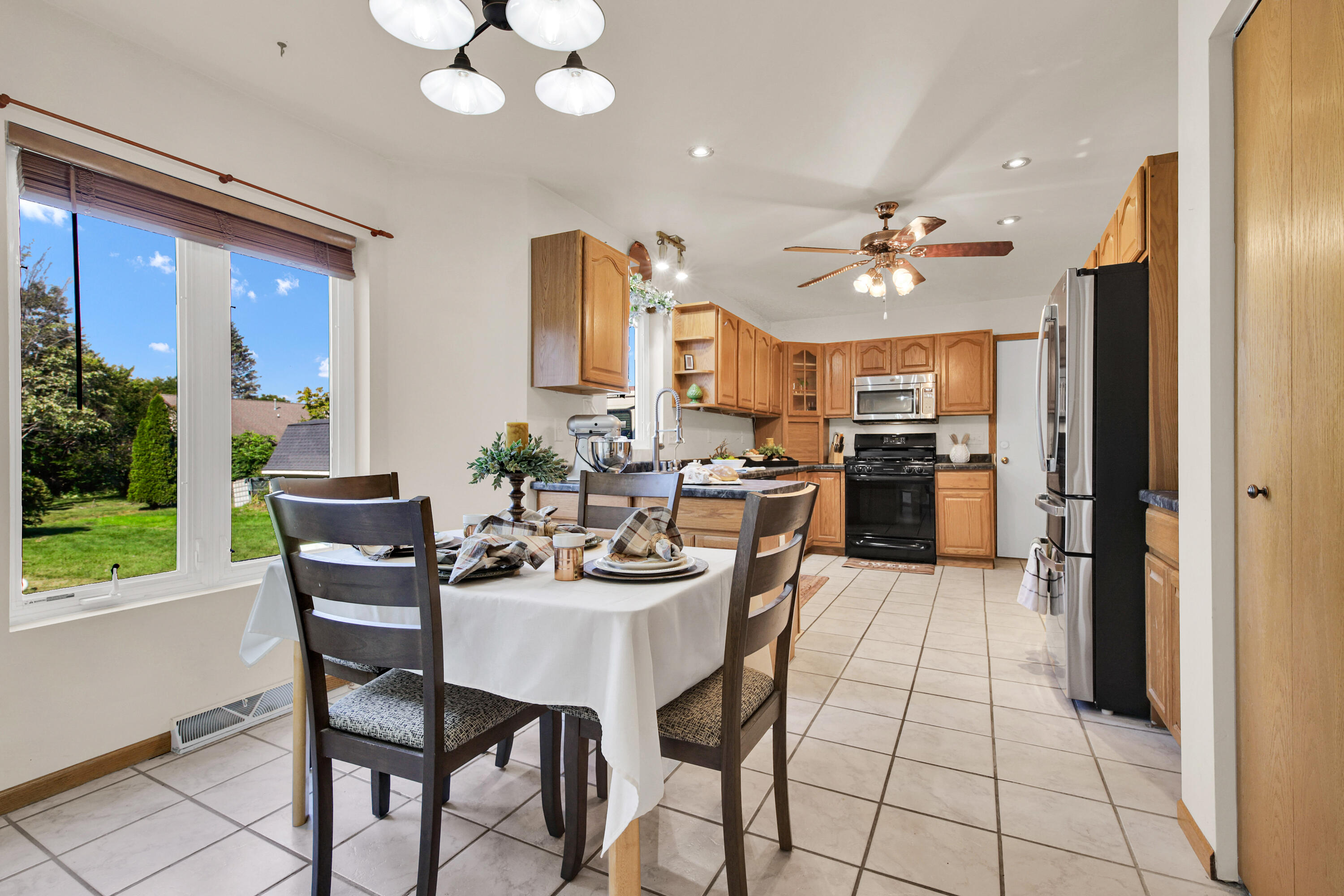 2350 East Sandy Acre Road West Bend, WI 53090 - Photo 2 of 29 2350 E Sandy Acre Rd-7