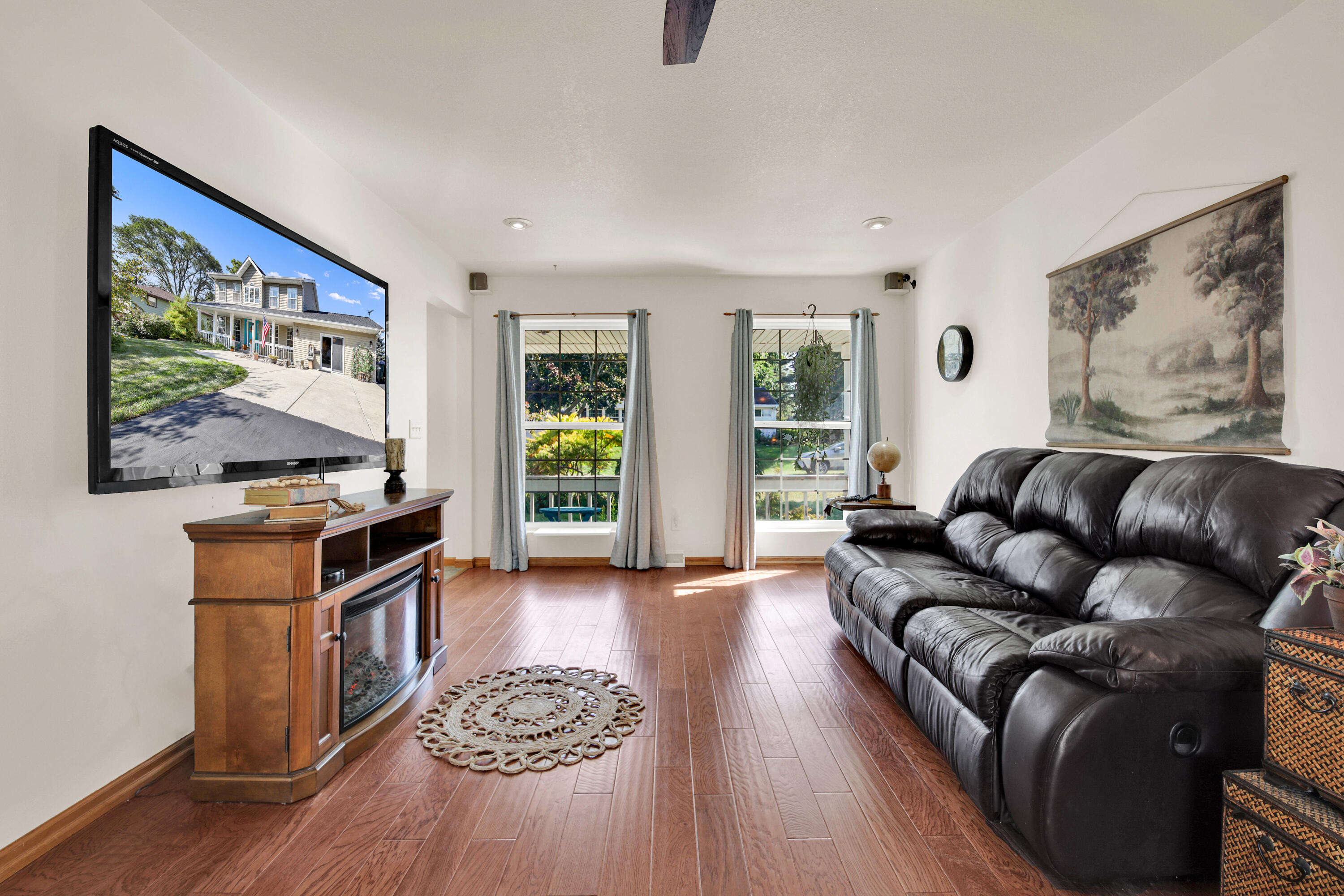 2350 East Sandy Acre Road West Bend, WI 53090 - Photo 4 of 29 2350 E Sandy Acre Rd-6