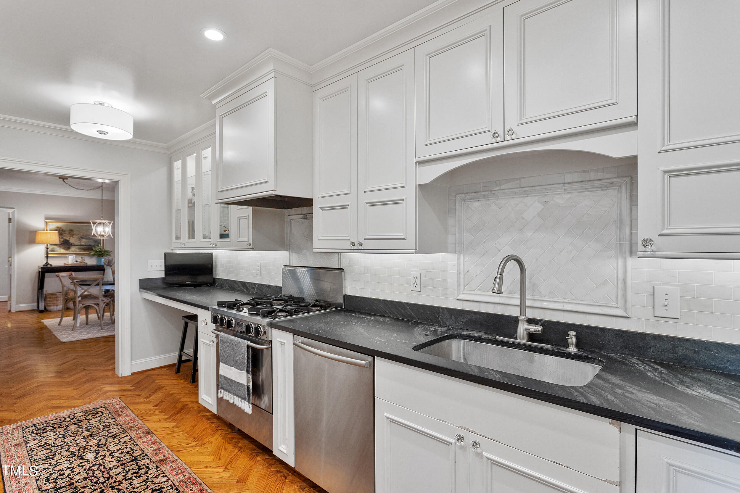 2511 St Marys Street Raleigh, NC 27609 - Photo 11 of 39 2511 Saint Marys Street_28