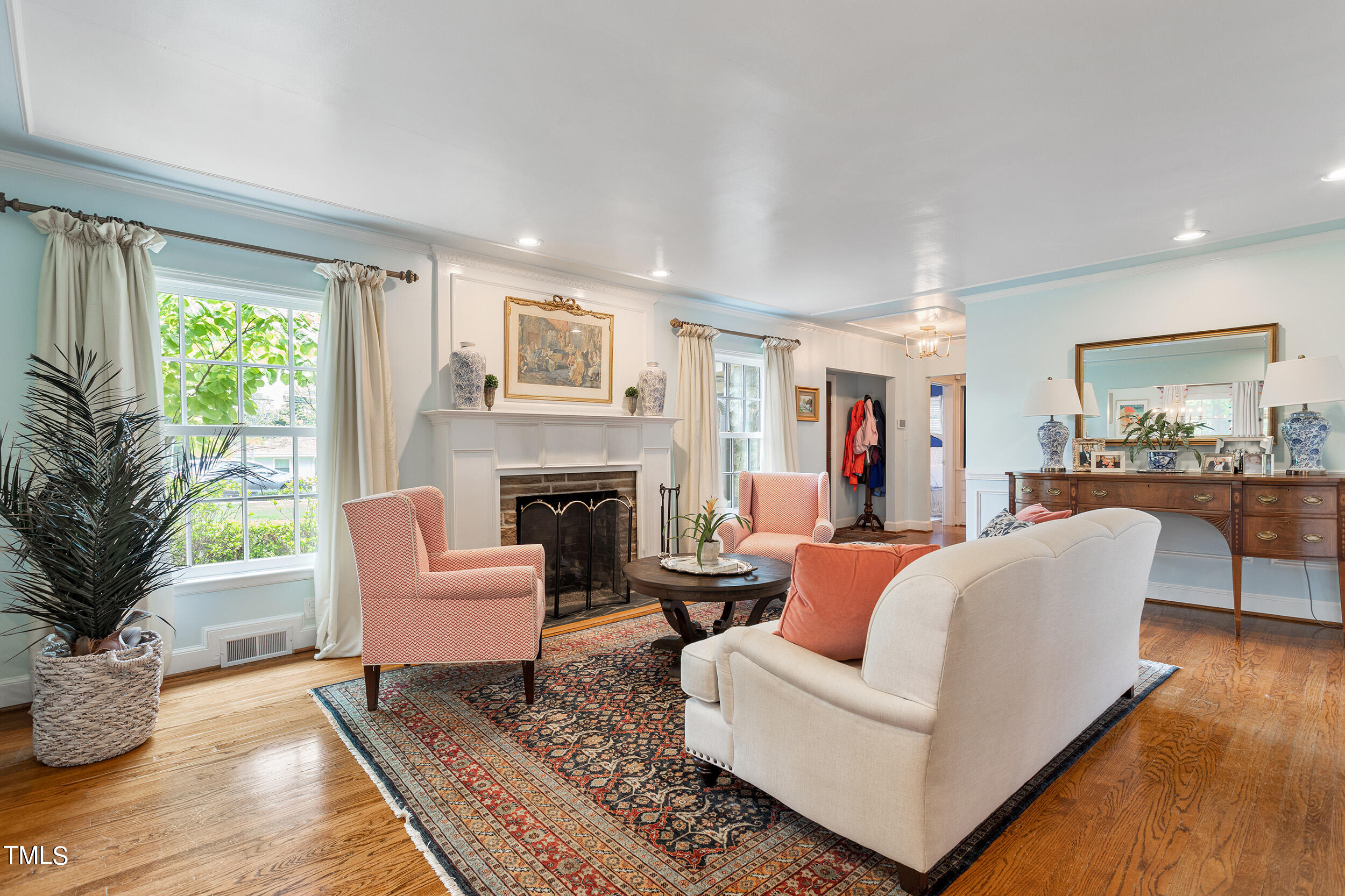 2511 St Marys Street Raleigh, NC 27609 - Photo 3 of 39 2511 Saint Marys Street_14