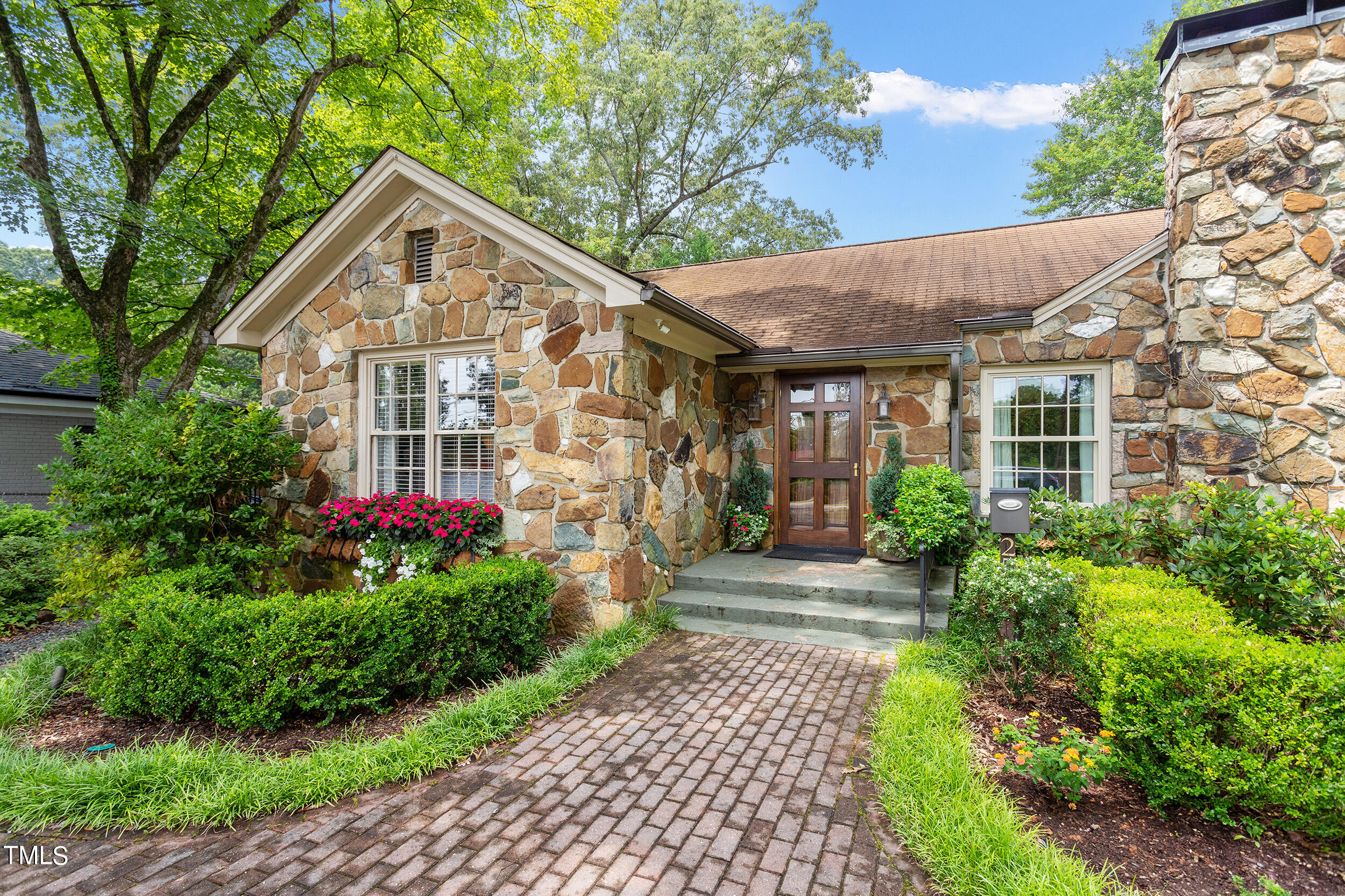 2511 St Marys Street Raleigh, NC 27609 - Photo 36 of 39 2511 Saint Marys Street_06