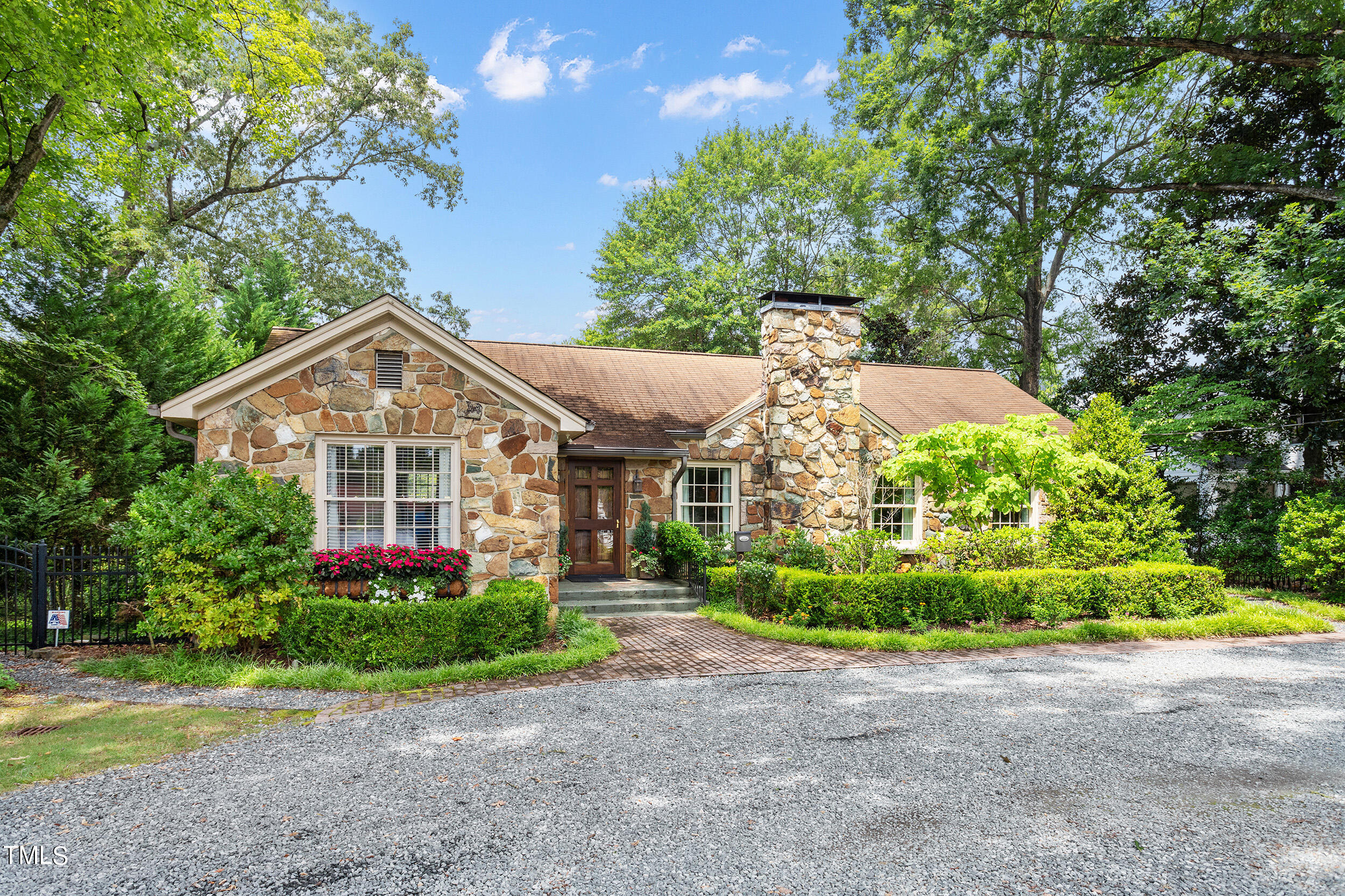 2511 St Marys Street Raleigh, NC 27609 - Photo 37 of 39 2511 Saint Marys Street_03