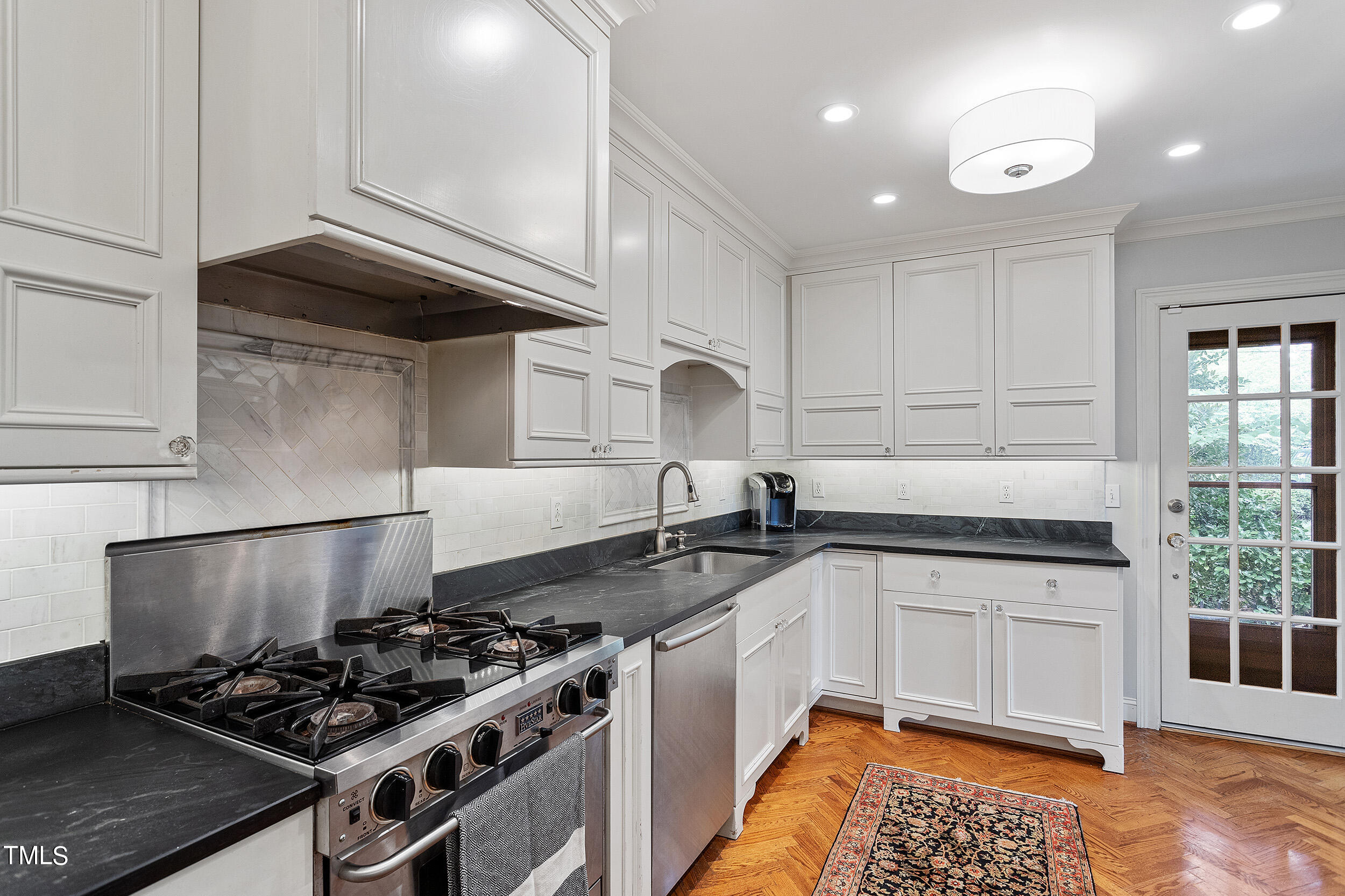 2511 St Marys Street Raleigh, NC 27609 - Photo 8 of 39 2511 Saint Marys Street_30