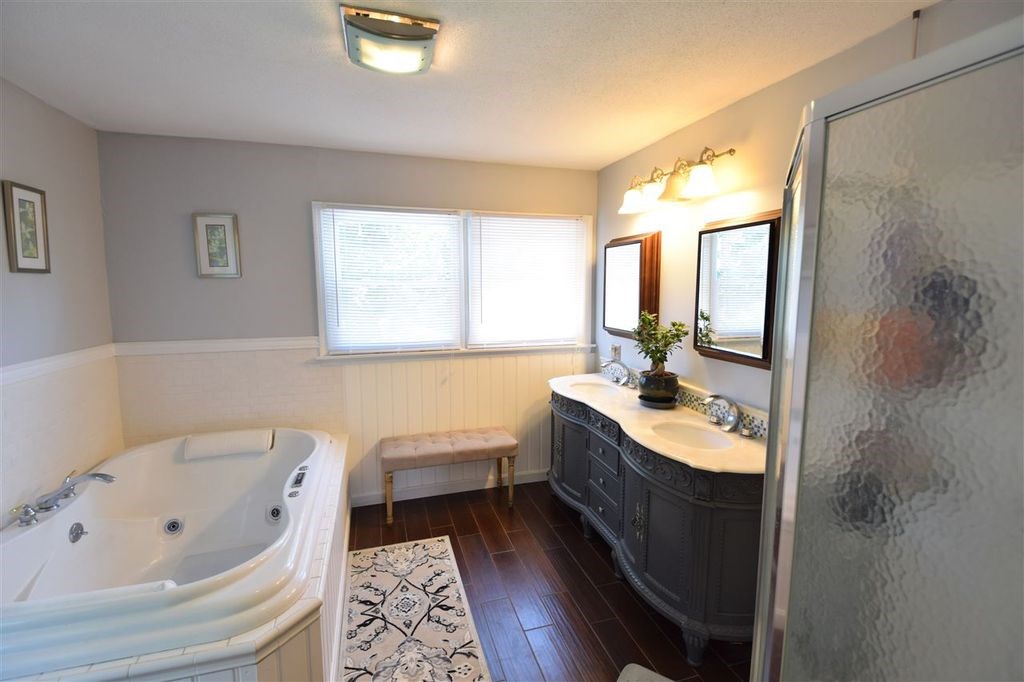 274 Birch Road Shelburne, VT 05482 - Photo 13 of 19 Gallery Image 13