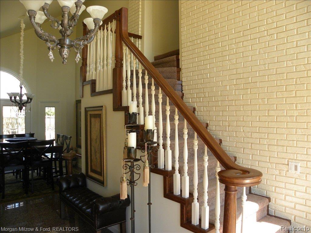 6970 Hubbard Road Clarkston, MI 48348 - Photo 6 of 11 April 12, 2011 006
