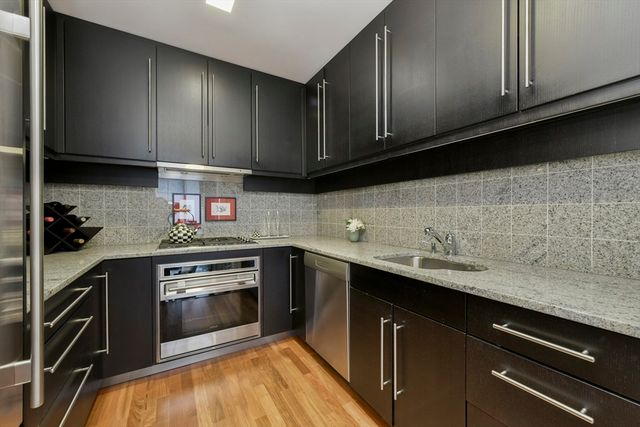 $1,220,000 | 500 Atlantic Avenue, Unit 19C, Boston, MA 02210