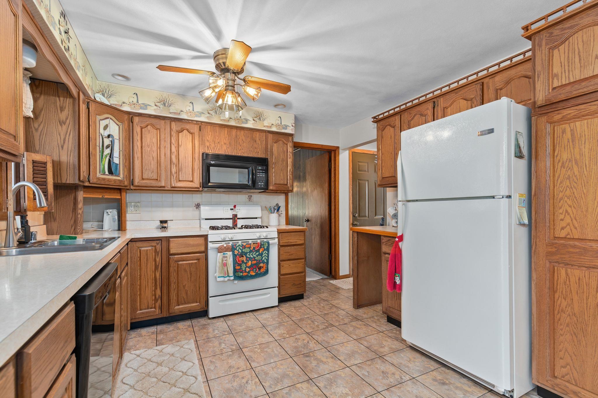 N461 Mayflower Road Appleton, WI 54914 - Photo 9 of 42