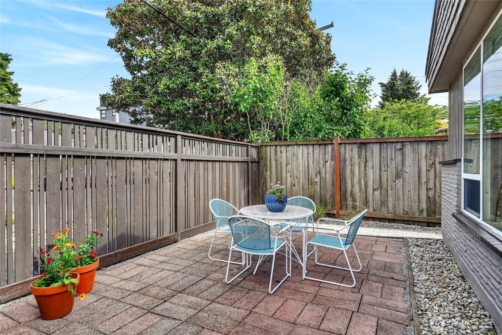 3039 61st Avenue Southwest Seattle, WA 98116 - Photo 4 of 36