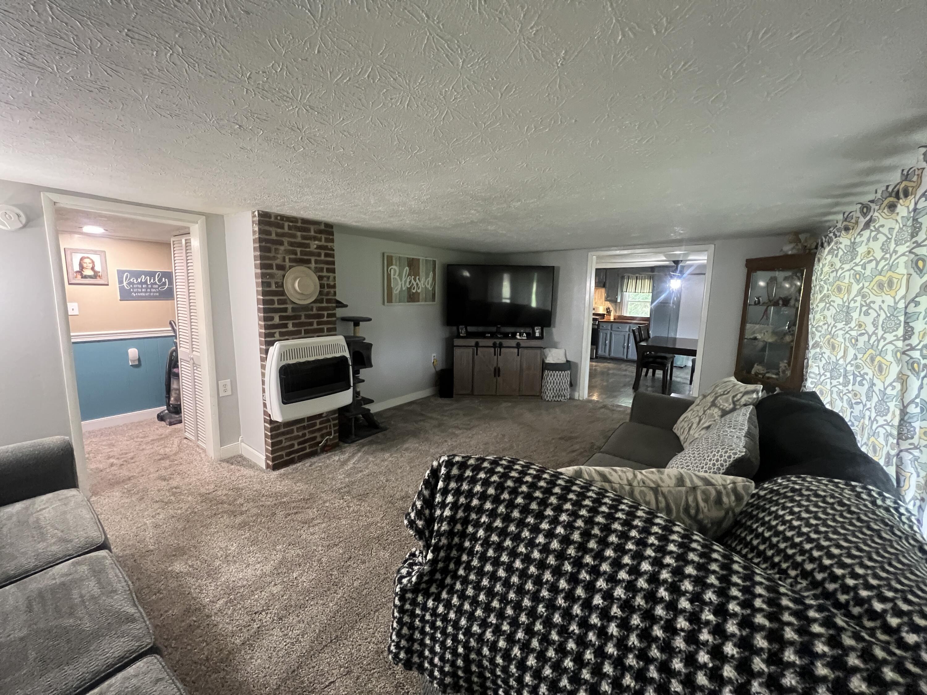 10044 Kaser Road Piqua, OH 45356 - Photo 24 of 84 Living Roon
