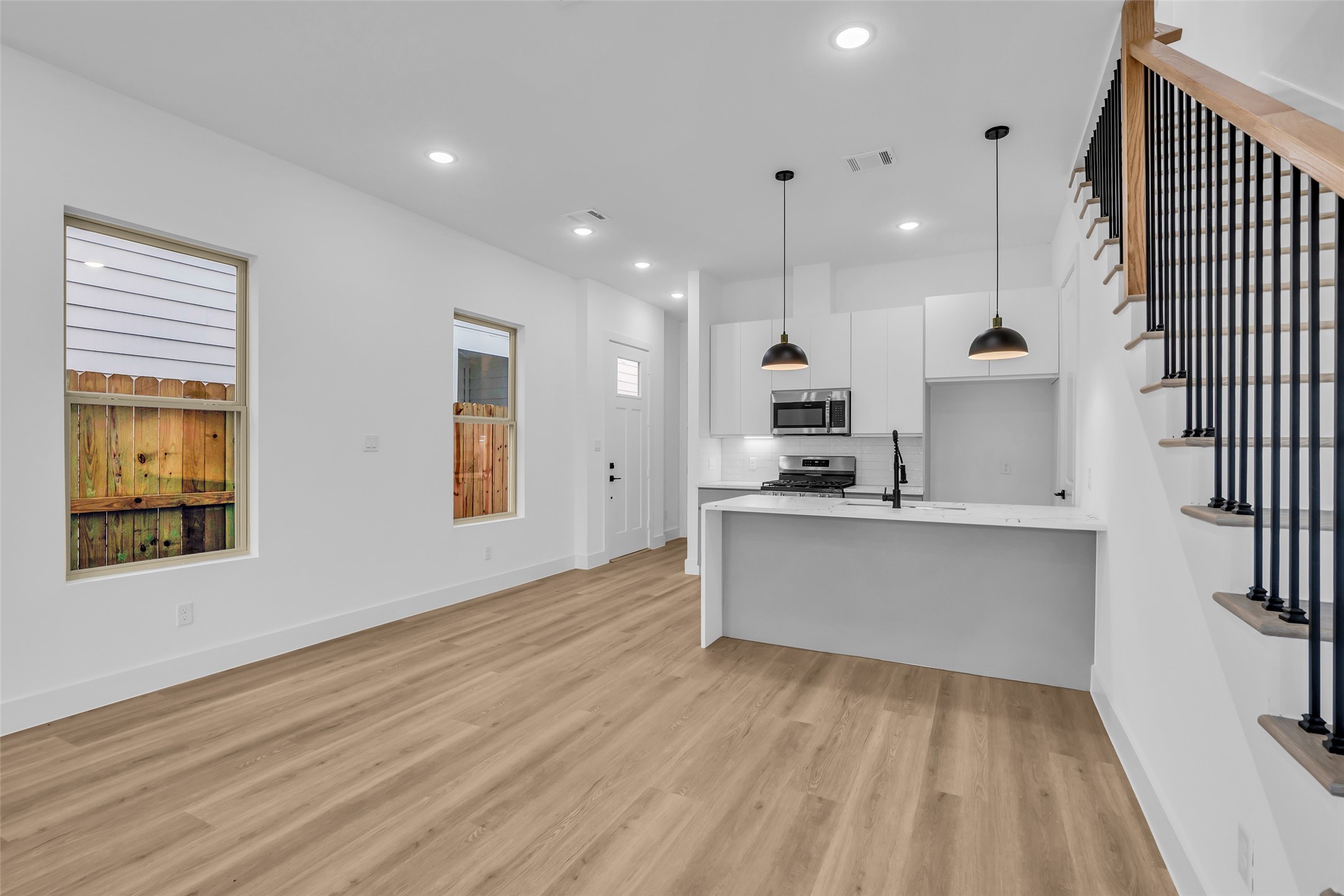 1506 Griffin Street Houston, TX 77009 - Photo 11 of 38