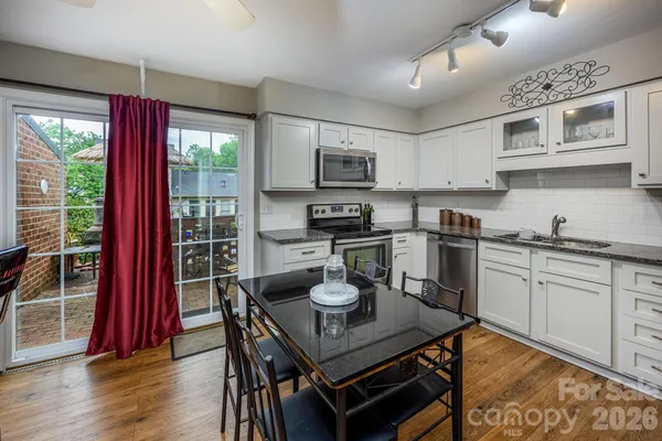 $205,000 | 911 21st Avenue Northeast, Unit 911, Hickory, NC 28601