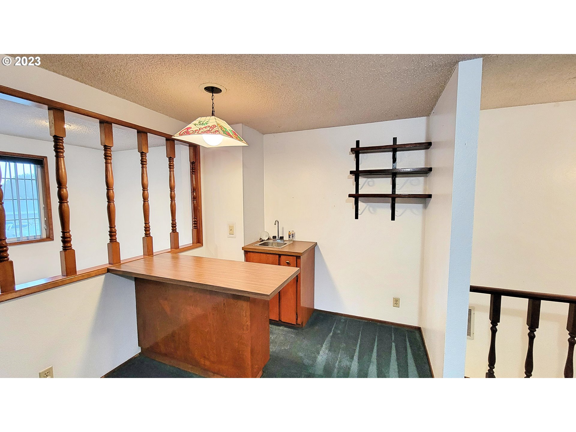 726 Rayner Avenue Springfield, OR 97477 - Photo 11 of 19 a living room with furniture and a window