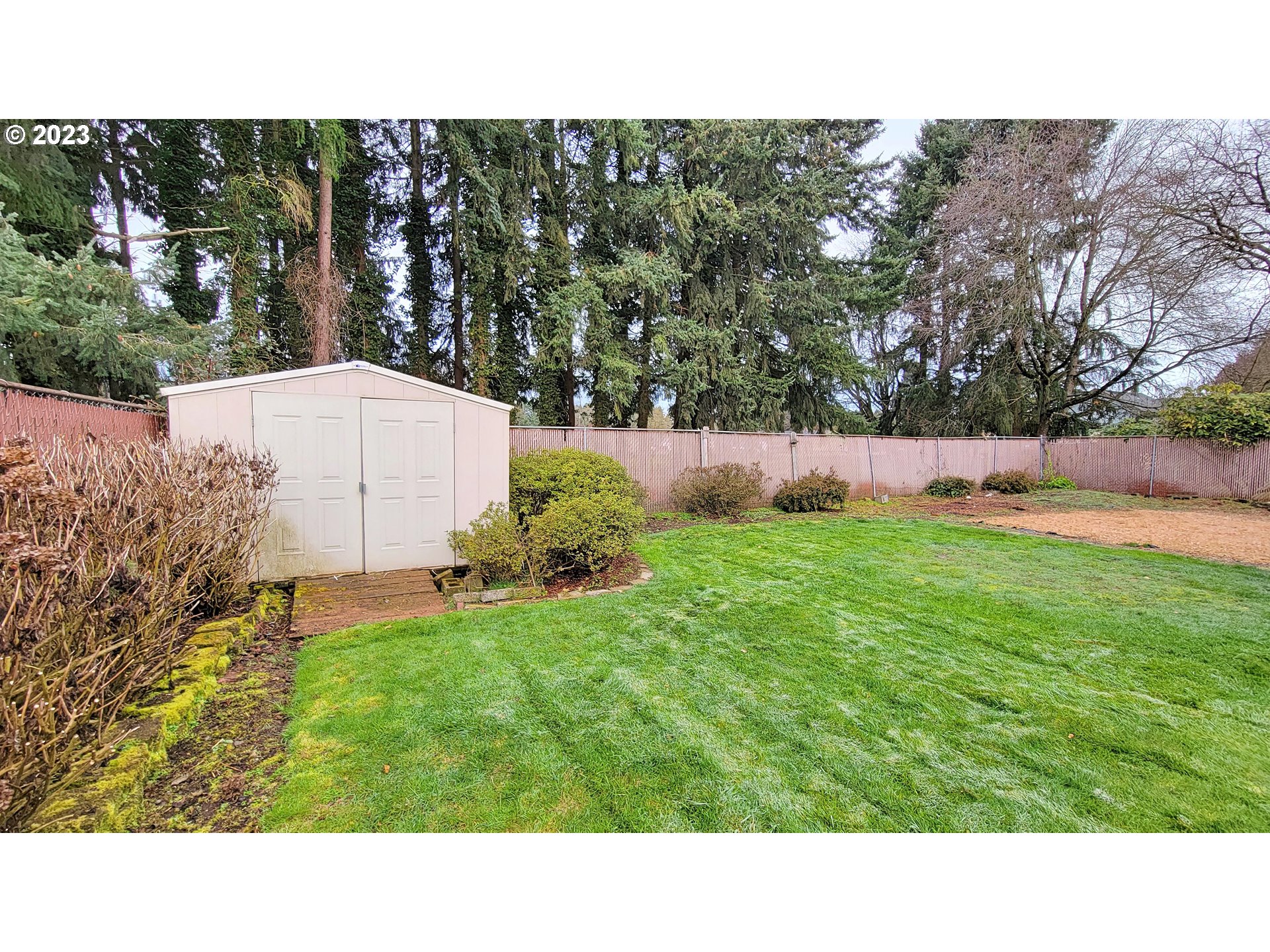 726 Rayner Avenue Springfield, OR 97477 - Photo 16 of 19 a black and white photo of a house