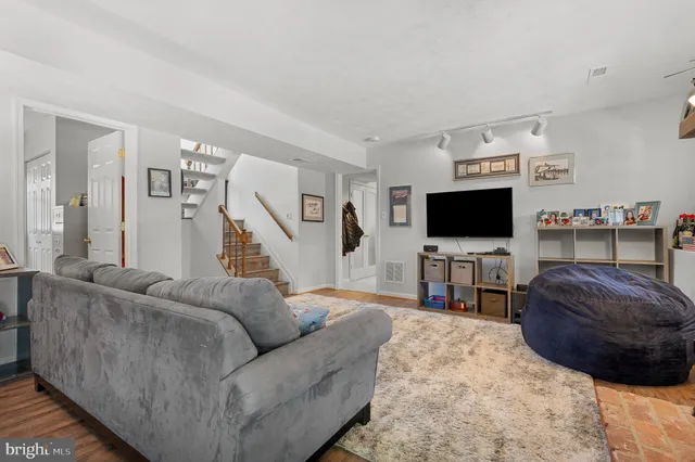 $4,000 | 1615 Spottsworth Way, Silver Spring, MD 20905