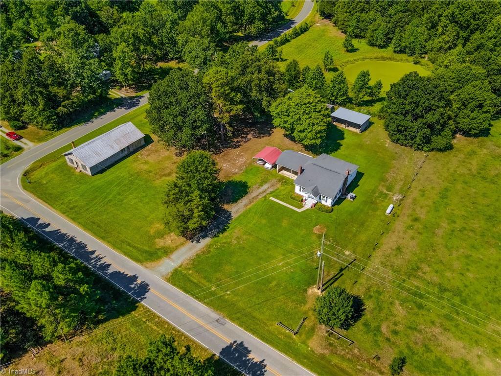 2304 Flint Ridge Road Siler City, NC 27344 - Photo 6 of 50 Gallery Image 6