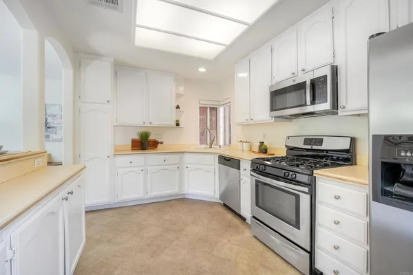 $665,000 | 3575 Cameo Drive, Unit 43, Oceanside, CA 92056