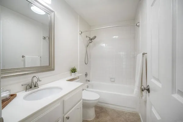 $665,000 | 3575 Cameo Drive, Unit 43, Oceanside, CA 92056