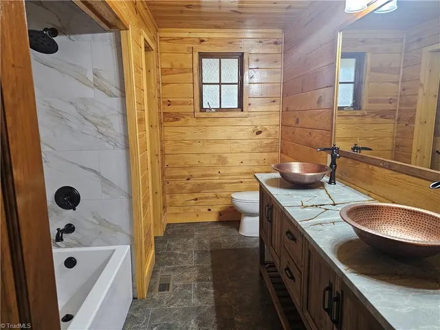 $524,900 | 301 Crouse Mountain Lane, Lexington, NC 27292