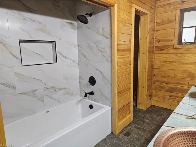 $524,900 | 301 Crouse Mountain Lane, Lexington, NC 27292