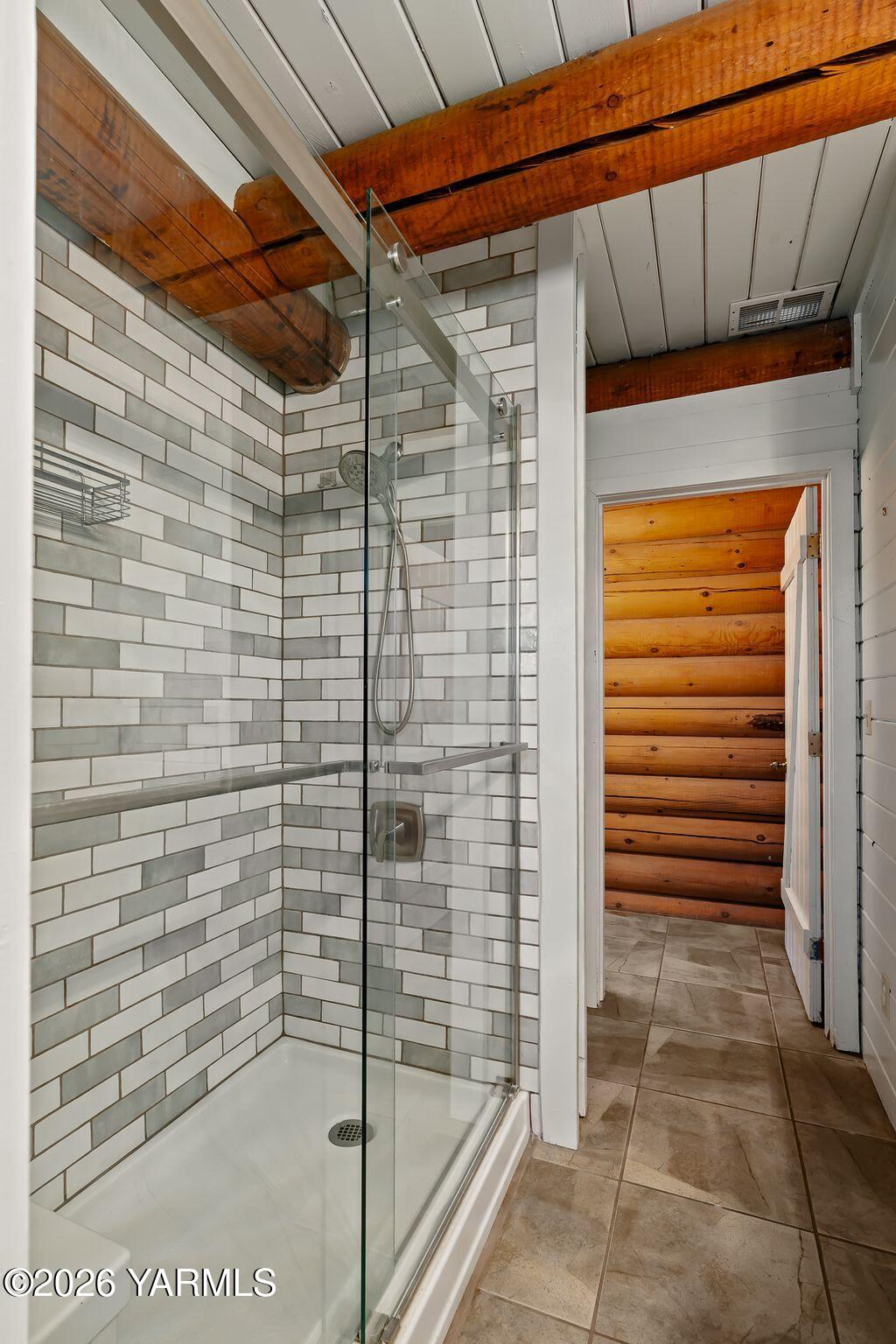 2550 Kays Road Wapato, WA 98951 - Photo 16 of 52 a bathroom with a shower