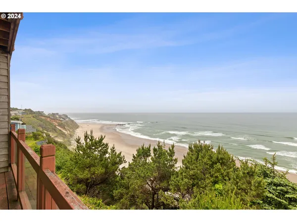 $897,000 | 1933 Southwest Coast Avenue, Lincoln City, OR 97367